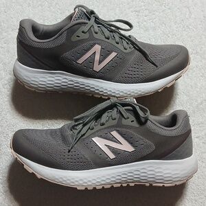 New Balance 520 Trail Running Shoes Size 9.5 Women's